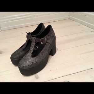 Platform Sneakers- JC Play by Jeffery Campbell
